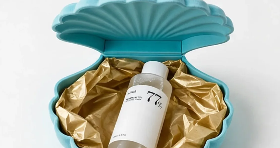 Anua Heartleaf toner in a turquoise shell gift box